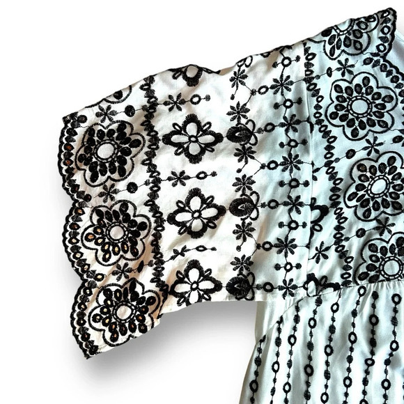 Parker Beth Eyelet Shift Dress Embroidered Mini Black White Size Small Scalloped - Picture 7 of 13